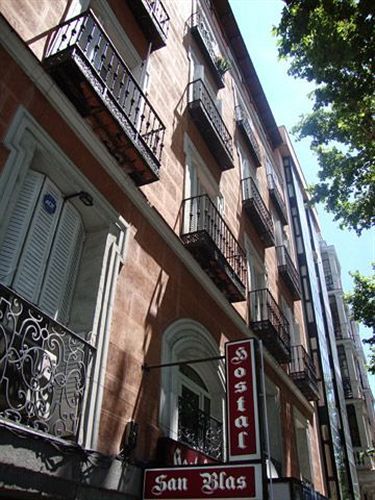 Hostal San Blas Madrid Exterior photo